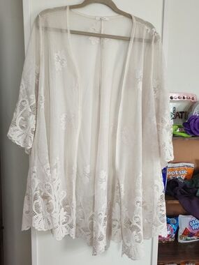Maurices Sheer Floral Lace Kimono Robe in Ivory